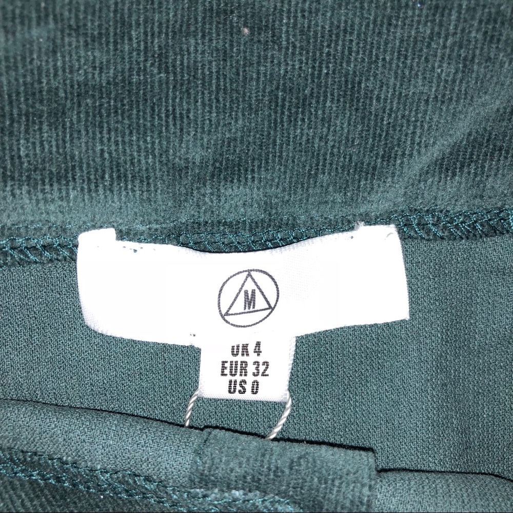 ⛔️SOLD⛔️Missguided Corduroy Skirt - Picture 7 of 7